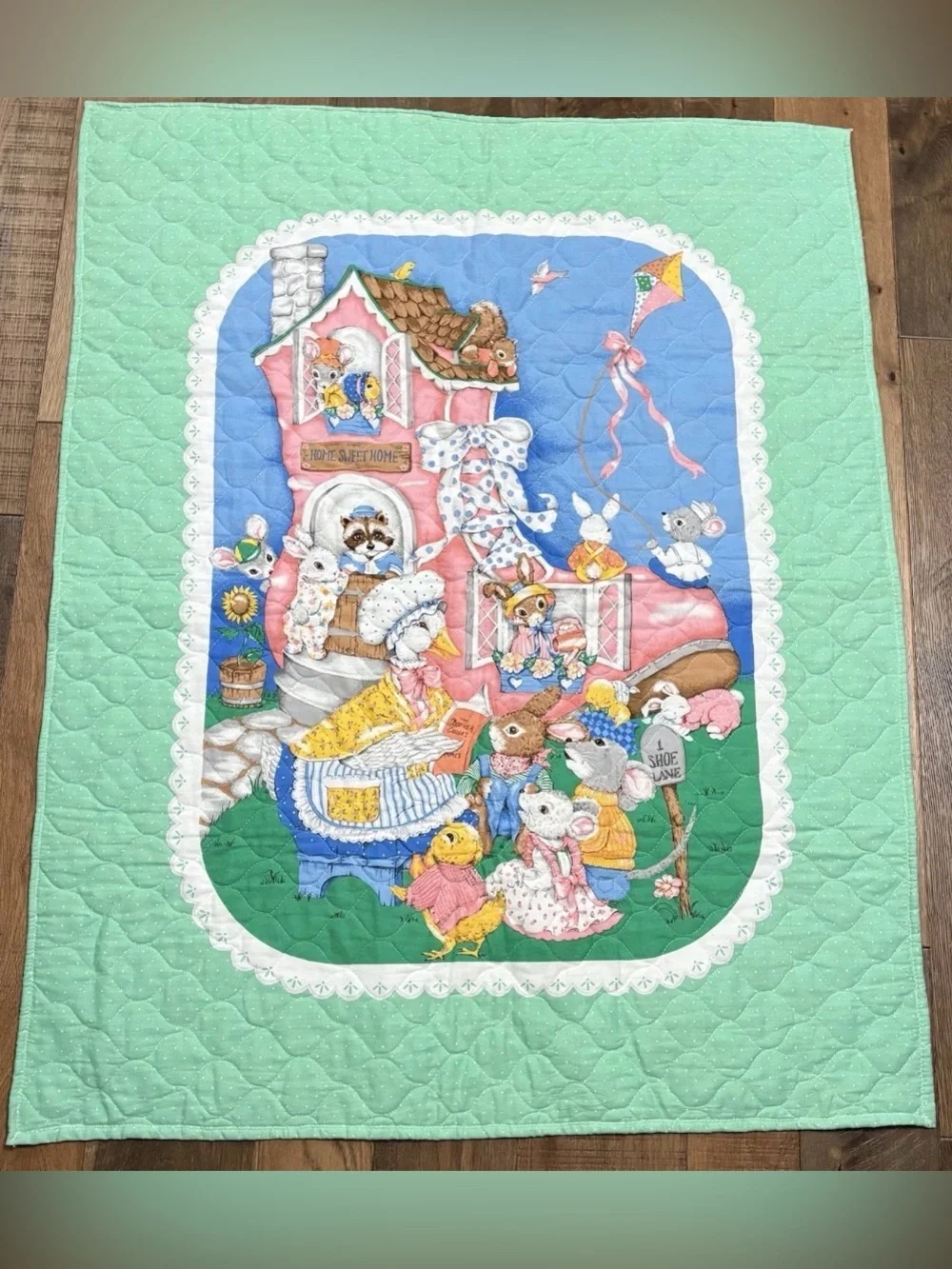 Baby Blanket Quilt Crib Nursery Rhymes Old Woman Who Lived In A Shoe 33x42.5”